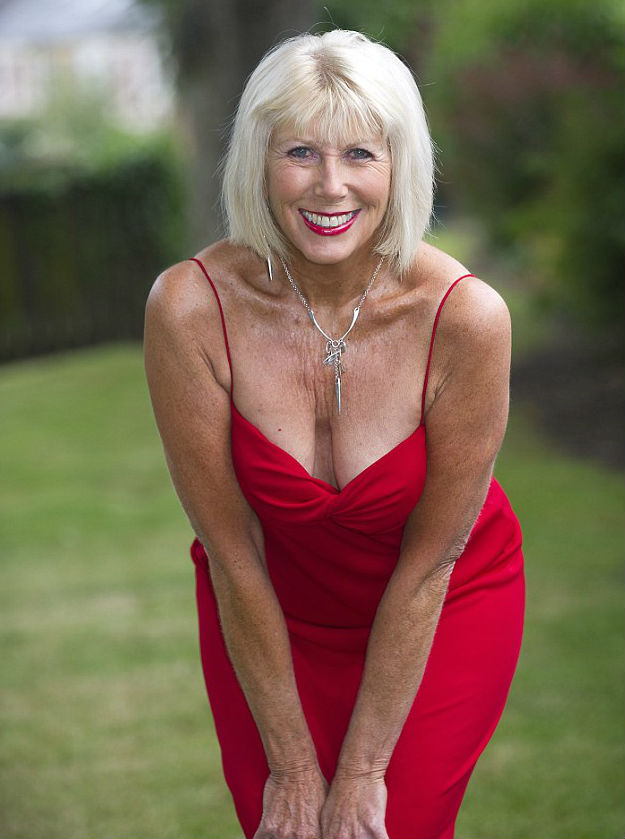 Online Dating Services For 50 Year Old Woman