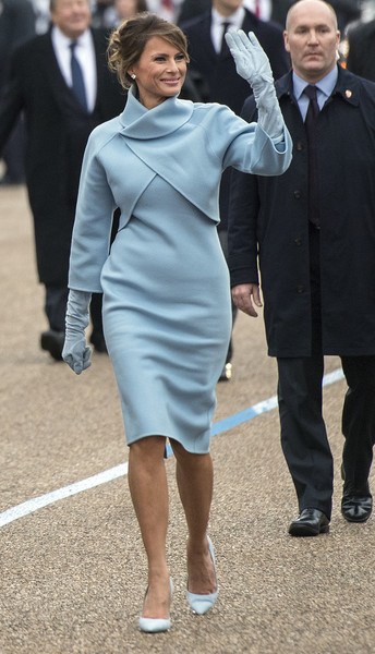 WASHINGTON, DC - JANUARY 20: First lady Melania Trump waves to supporters in the inaugural parade on January 20, 2017 in Washington, DC.  Donald Trump was sworn-in as the 45th President of the United States. (Photo by Kevin Dietsch - Pool/Getty Images)