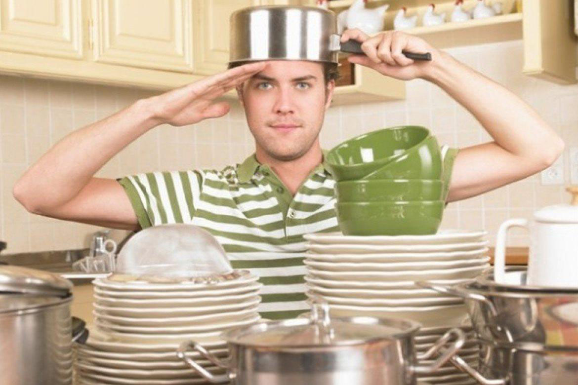 Муж моет посуду прикол