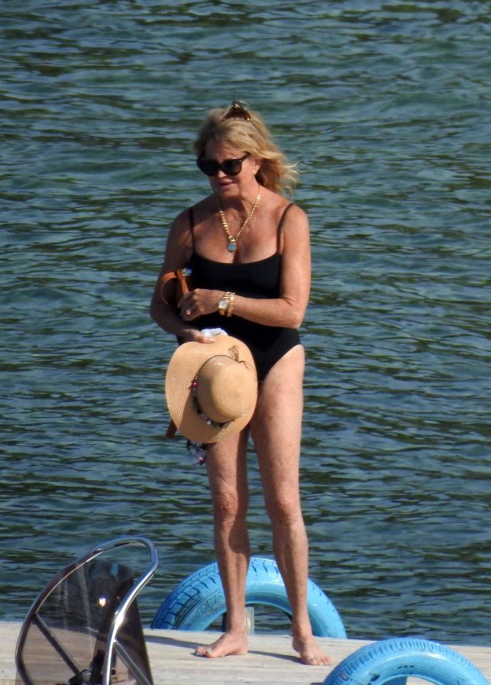 Goldie-Hawn-in-Black-Swimsuit-2018-09-688x960