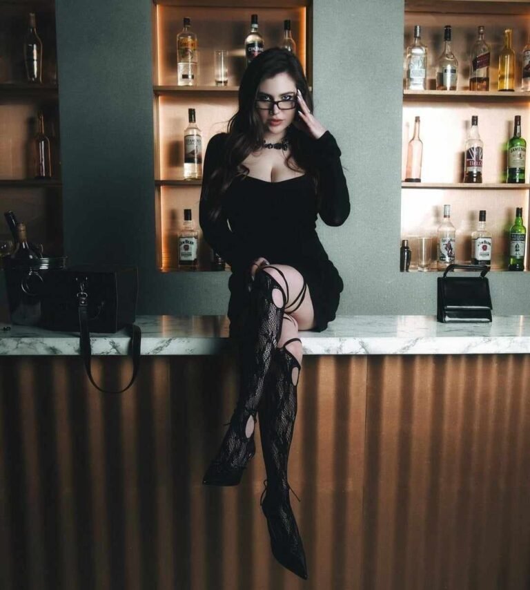 “ded_rvet_i_mechet”_vnuchka_boyarskogo_provociruet_muzhchin_svoimi_foto_v_socialnyx_setyax__toppositiv_ru-5