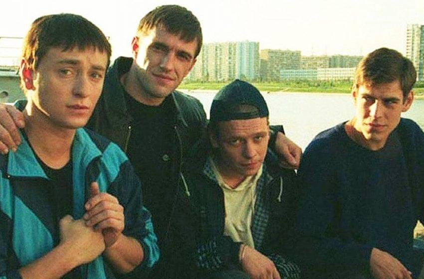 vremya_ne_poshhadilo_kak_vyglyadyat_zvezdy_brigady_spustya_20_let__toppositiv_ru