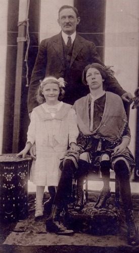 Myrtle_Corbin_with_husband_and_d