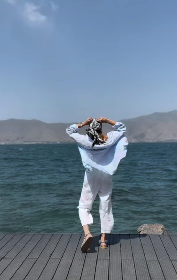 2ec5035d-46d4-42a6-a834-0d68d1334943-1-688x1087