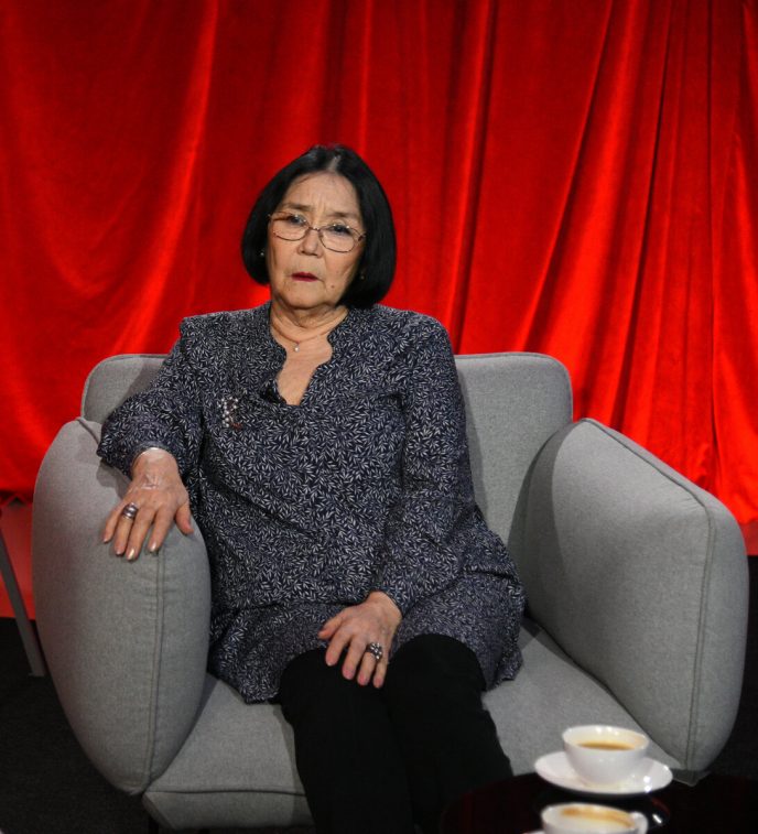 scale_1200-748-688x757